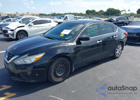 2018 Nissan Altima 2.5 S z USA, uszkodzony, nr VIN 1N4AL3AP3JC141370